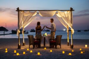 romantična večera na obali
